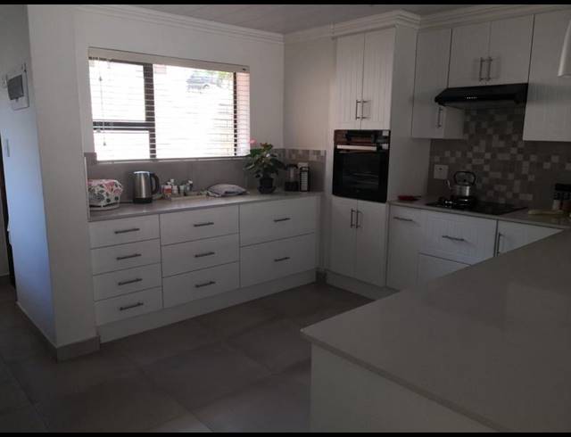 3 BEDROOM HOUSE FOR SALE IN HERSHAM